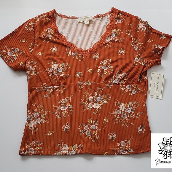 NO COMMENT Floral Lace Neck Top - Picture 2 of 6